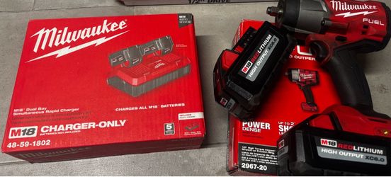 Milwaukee M18 Cordless Impact Wrench with Battery