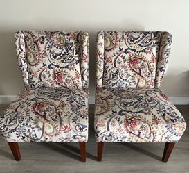 Accent chairs