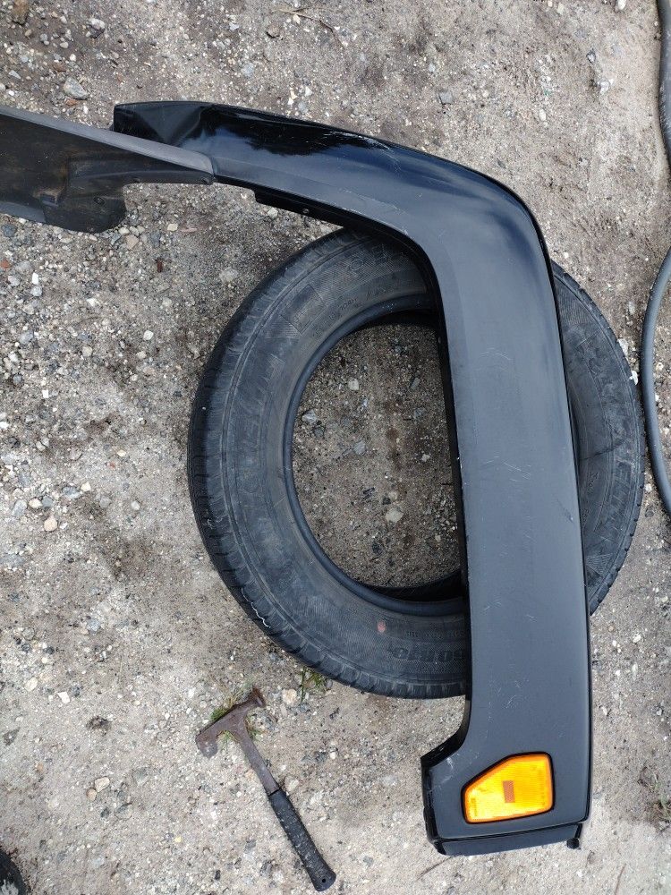2006 To 2010 Hummer 3 Passenger Side Front Fender Flare Molding OEM Part