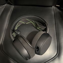 Like New Steel Series Wireless Headset For Xbox $70 Or Best Offer 