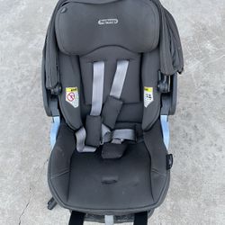 VeryGood condition infant, rear-facing child car seat (Peg Perego Primo Viaggio 4-35 Lounge, Made in Italy)