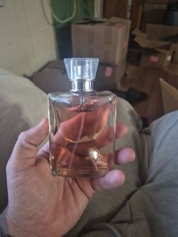 La Vida Bella For Women Perfume
