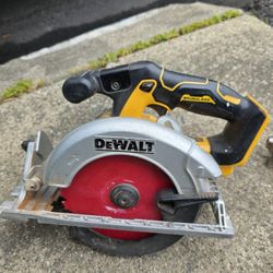 Skill Saw Dewal 6 1/2"