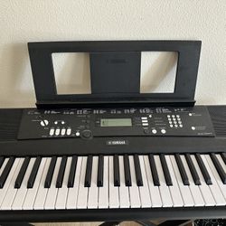 Yamaha EZ220 Keyboard