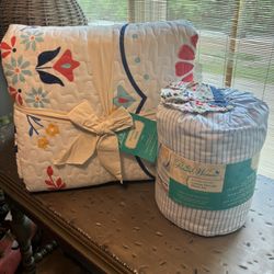The Pioneer Women Quilt & Sheet Set. SZ King.