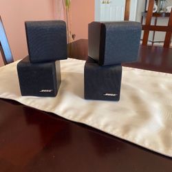 Bose Cube Speakers Very Good Condition 