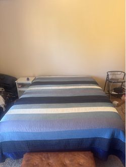 Queen sz bed and frame