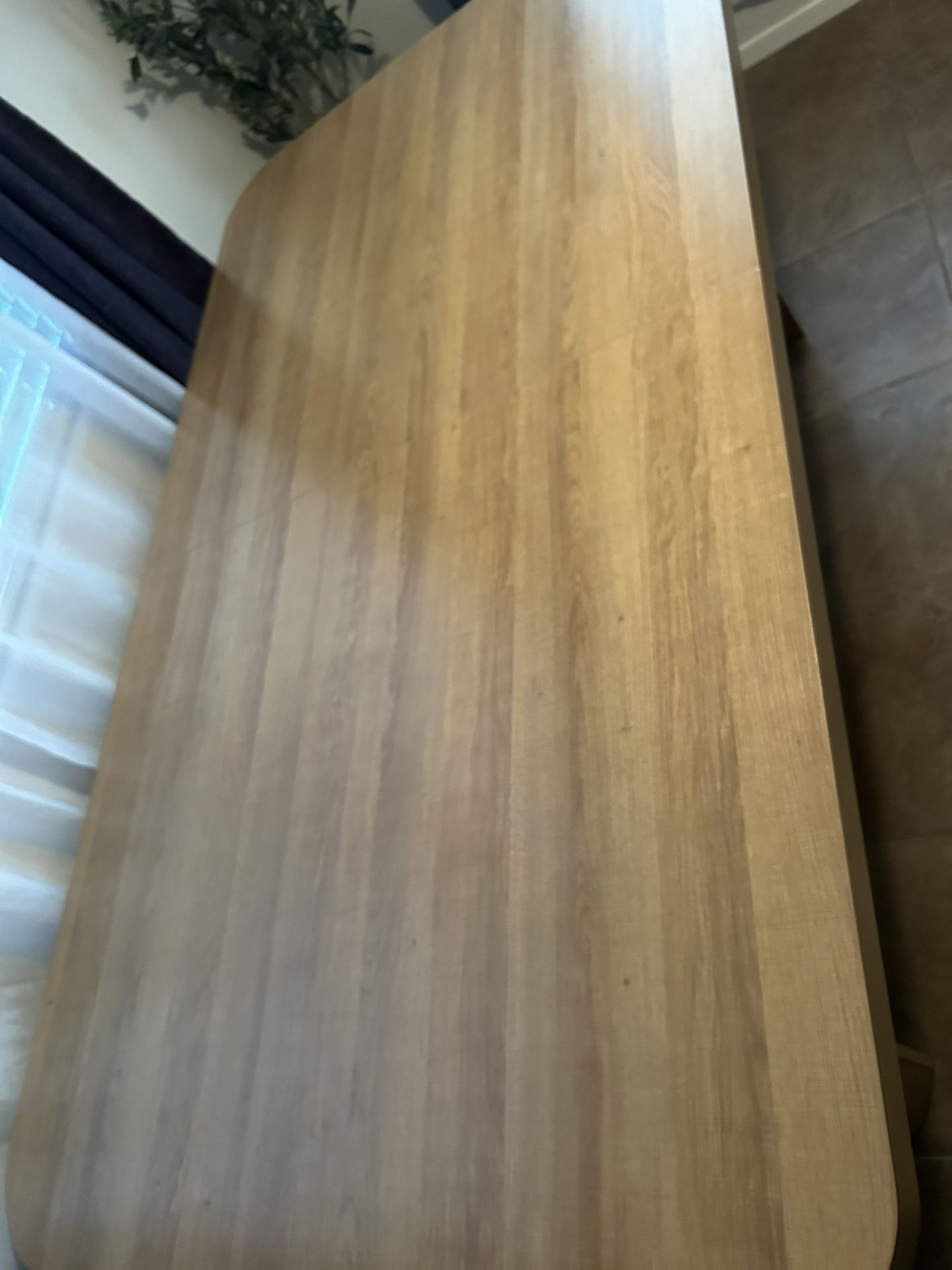 Dining Table Expands To 8 Seating