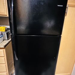 Frigidaire Refrigerator 