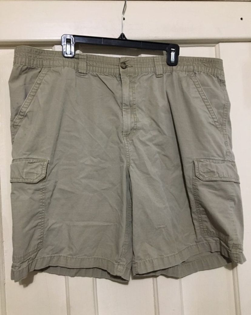 Covington men's cargo %100 Cotton shorts /XL