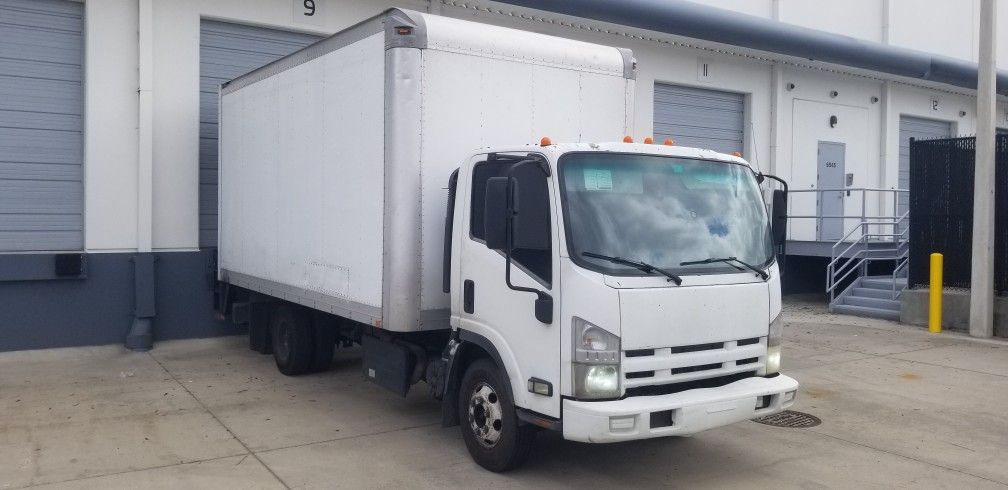 2011 Isuzu NPR hd