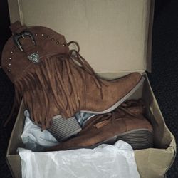 Brand New Womens Ankle Cowboy Boots (Size 10) 