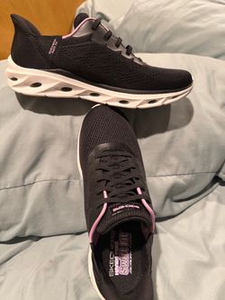 Skechers Hands Free Slip-Ins Swift Fit Sneakers