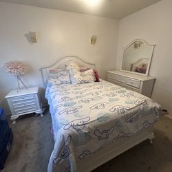 Bed Set And Dressers 