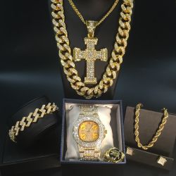 Luxurious jewelry set for men