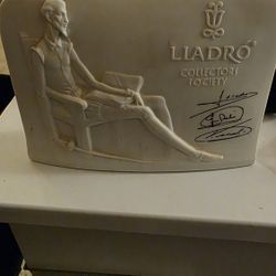 Lladro Collectors Society