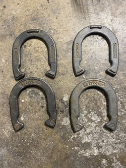 Set of 5 horse shoes