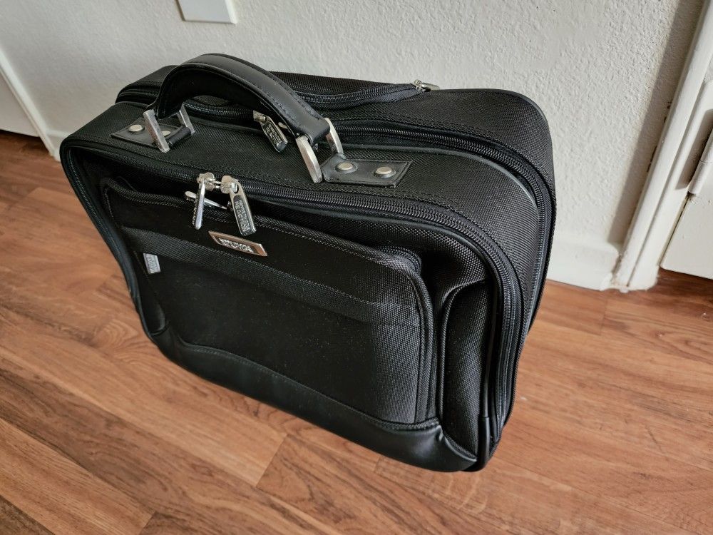 Kenneth Cole Reaction Wheeled Rolling Attaché Briefcase Carry-On Laptop Bag Luggage Black