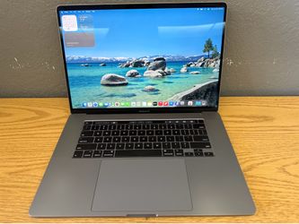 Macbook Pro -16 inches- MacOS Tahoe