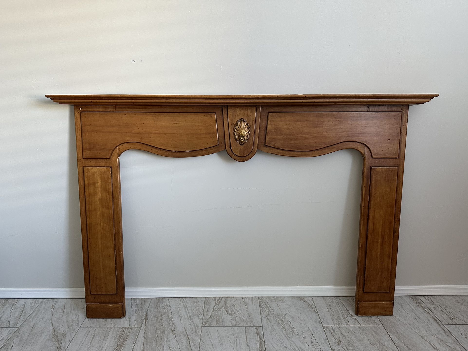 Mantel Surround/ Fireplace Mantel