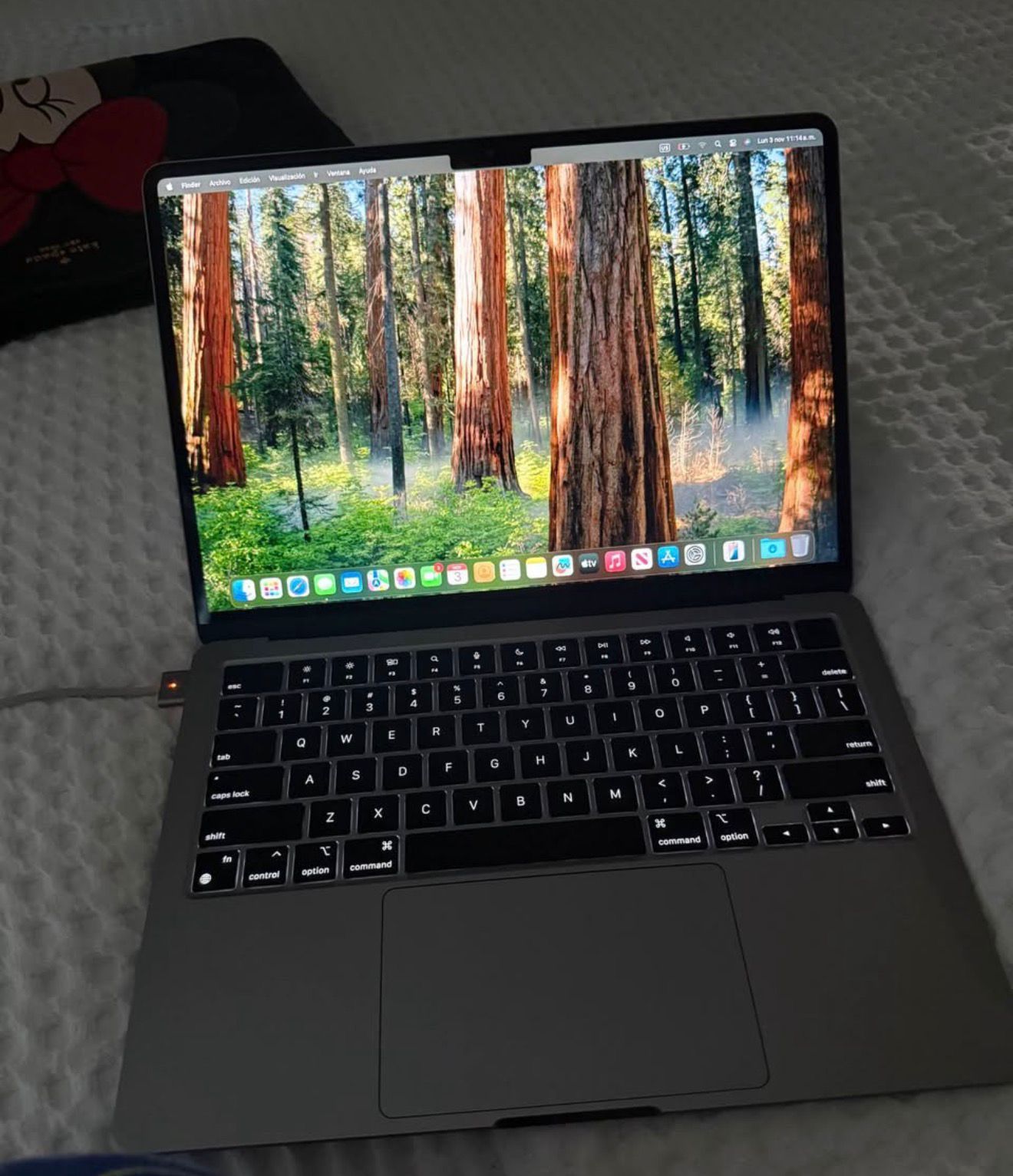 Mac Book Air 13” 2024