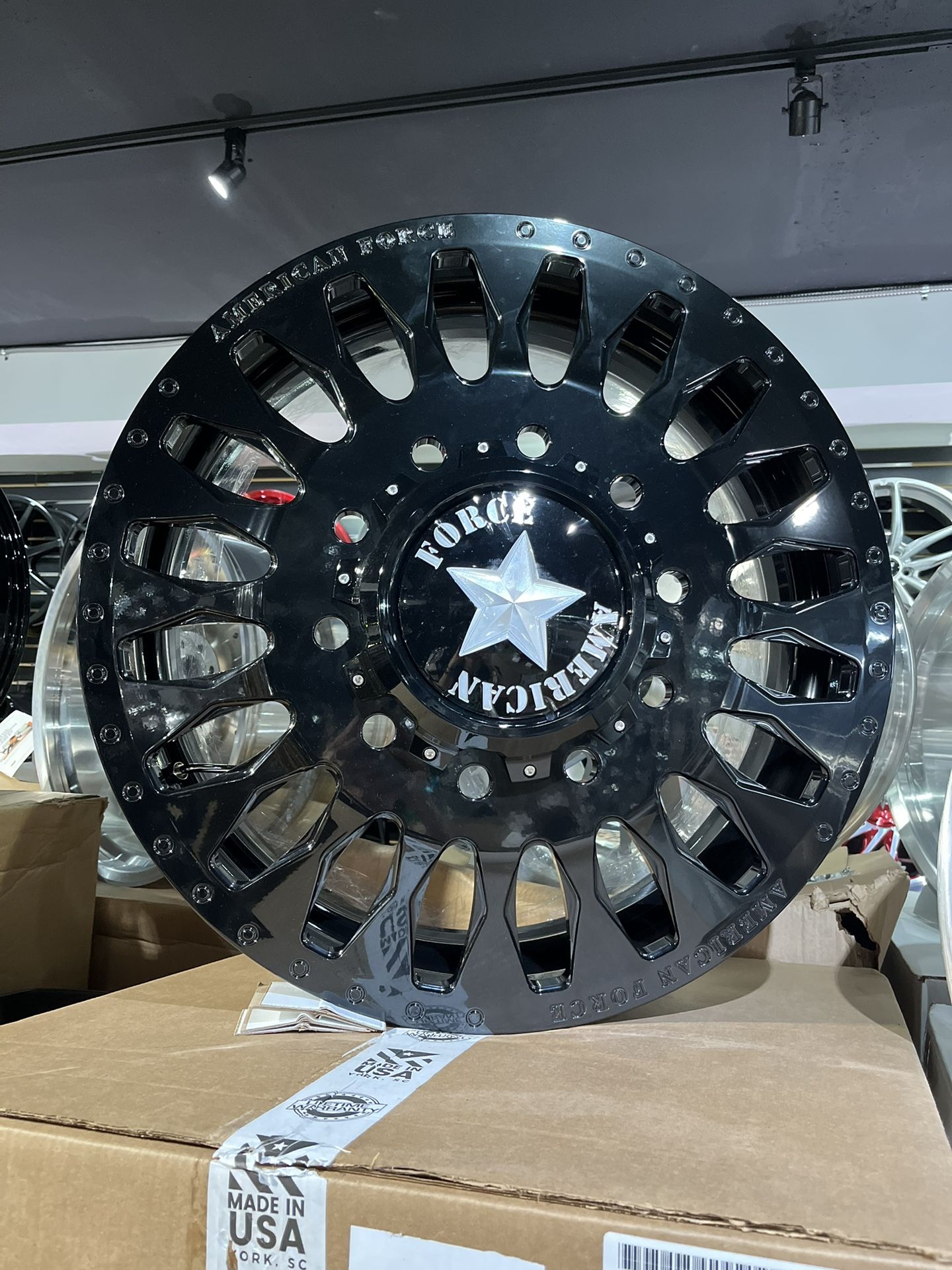Set De Rines American Force Dually Massive 26’ Y Gomas Para Ford F-450. En Stock. Financing Available