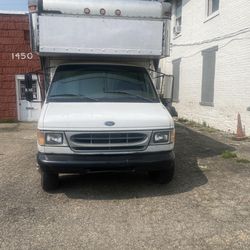 1998 Ford E-350