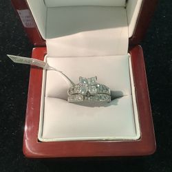 14k White gold 2 piece Wedding set w/ clear stones