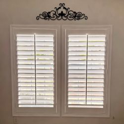 Custom Real Wood Plantation Shutters - Premium Basswood Window Coverings Custom made & Licensed Professional Installation (Persianas de Madera)