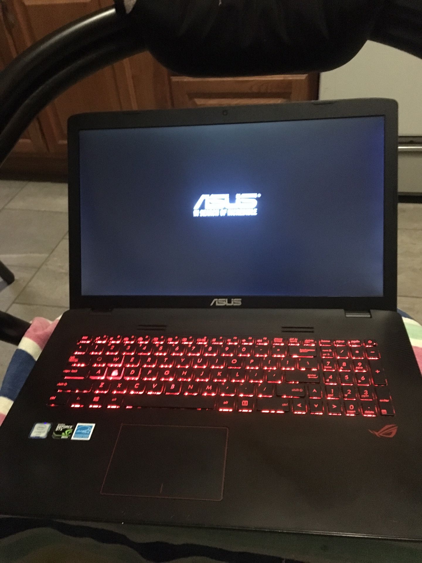 17 inches ASUS gaming computer i7 processor 16 GB memory ram b1 TB hardrive