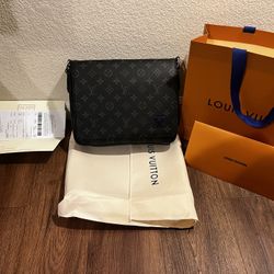 Louis Vuitton Men’s Bag