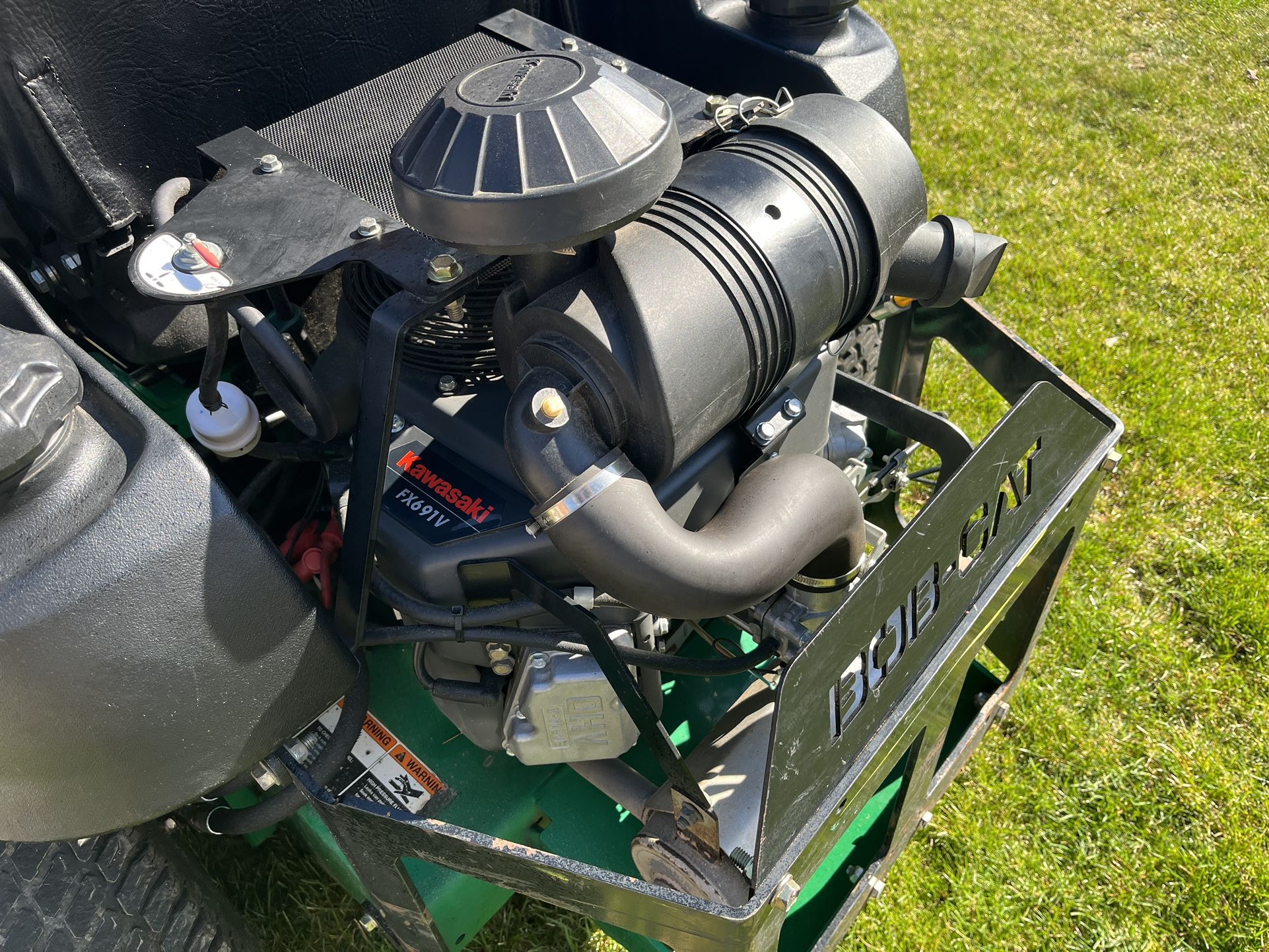 Bobcat ProCat 52” Commercial Mower/22HP Kawasaki W/aluminum Bagger for