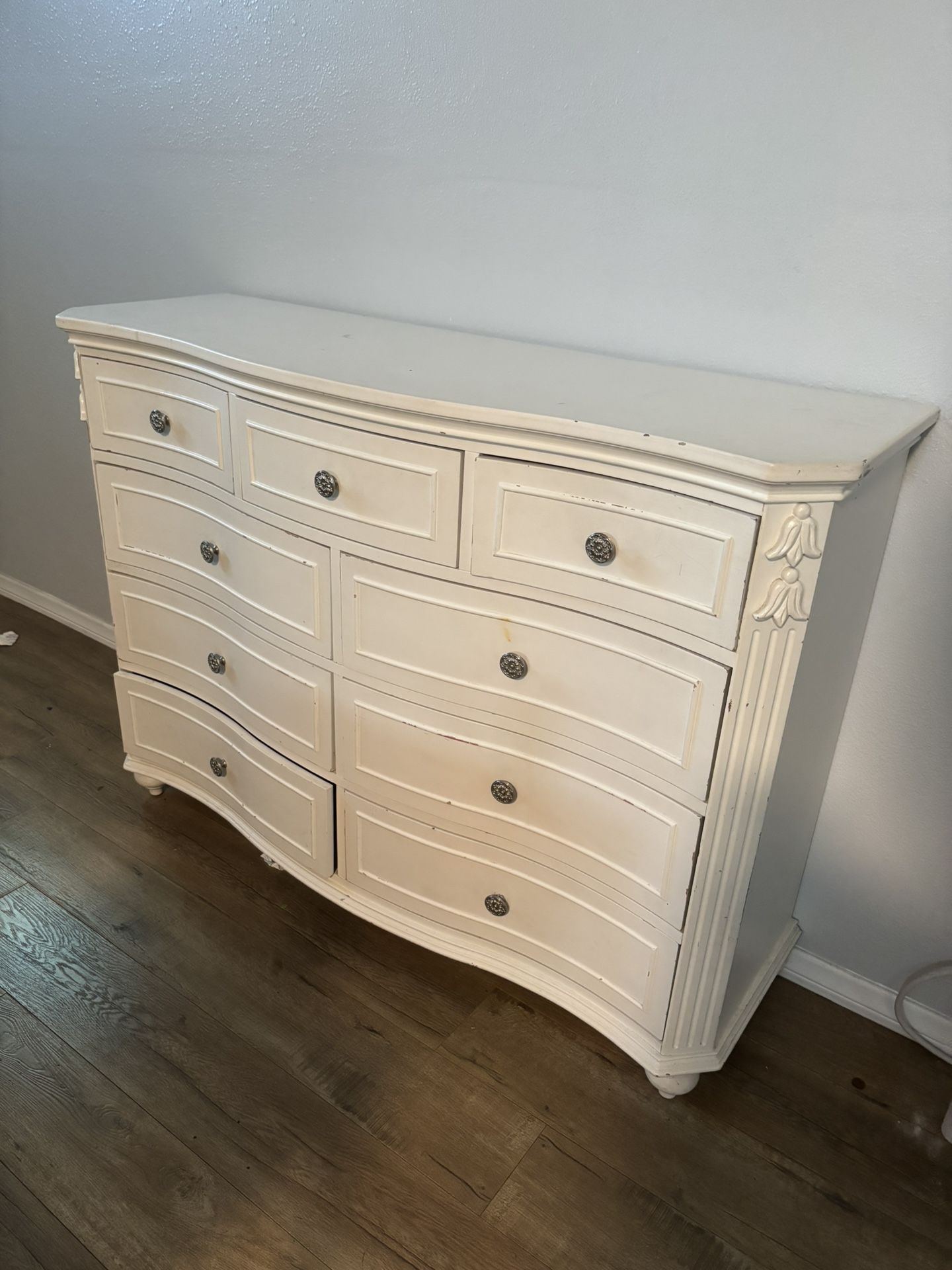 Clothes Cabinet 