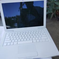 Mac Book Laptop Con Cargador Invluido
