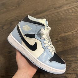 Air Jordan 1 Mid 