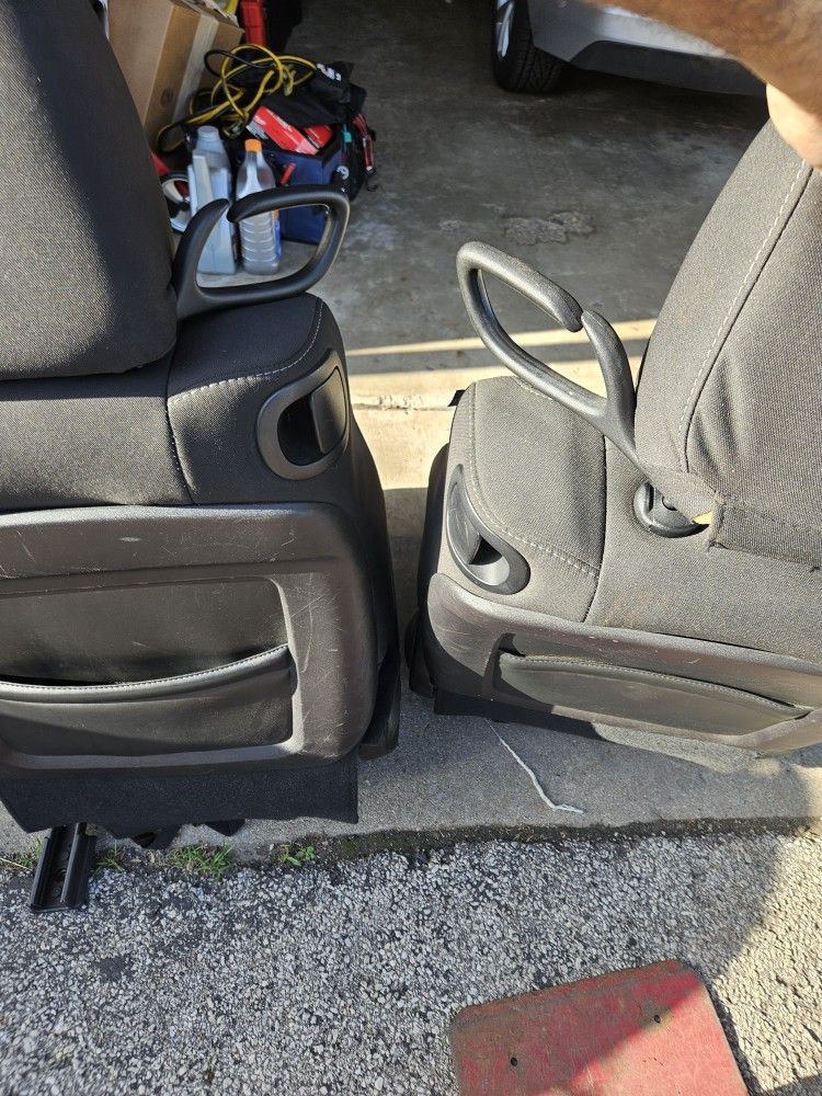 Challenger Sxt Plus Seats