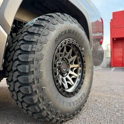 17x9 Lock Off-road Rines Y Llantas 35/1250/17 Rockblade MT