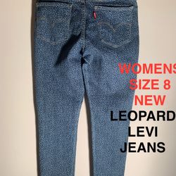 LEVIS  WOMENS LEOPARD JEANS NEW