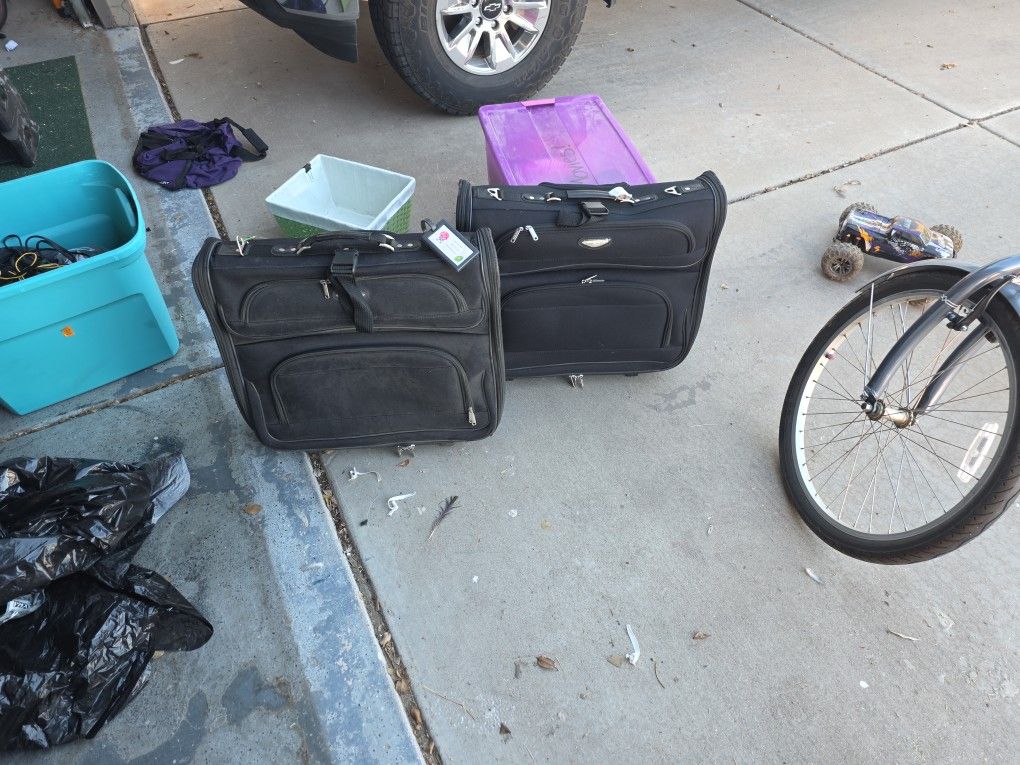 2 Garment Bags Excellent Condition