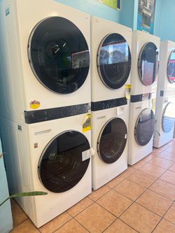 LG ELECTRIC TOWER WASHER AND DRYER