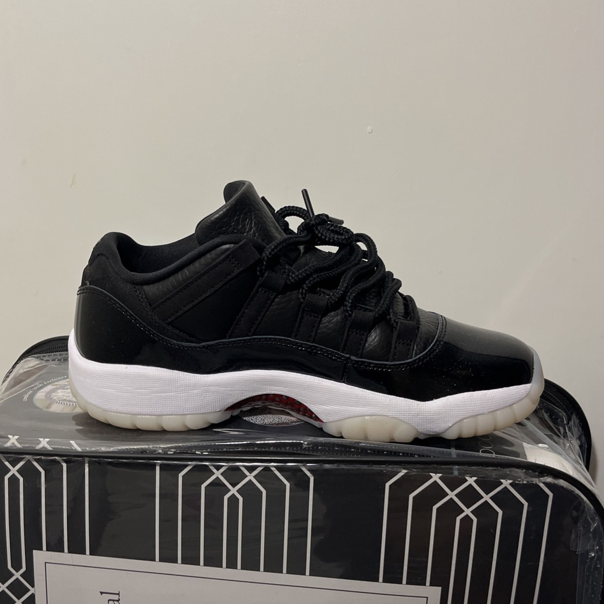 Boys Grade School Air Jordan 11 Low Size Black/Gym Red/White
