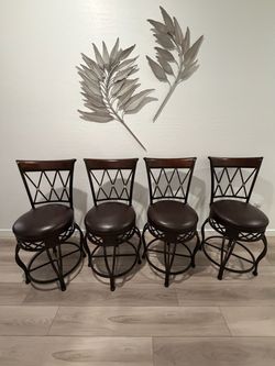 Set of 4 Swivel Bar Stools