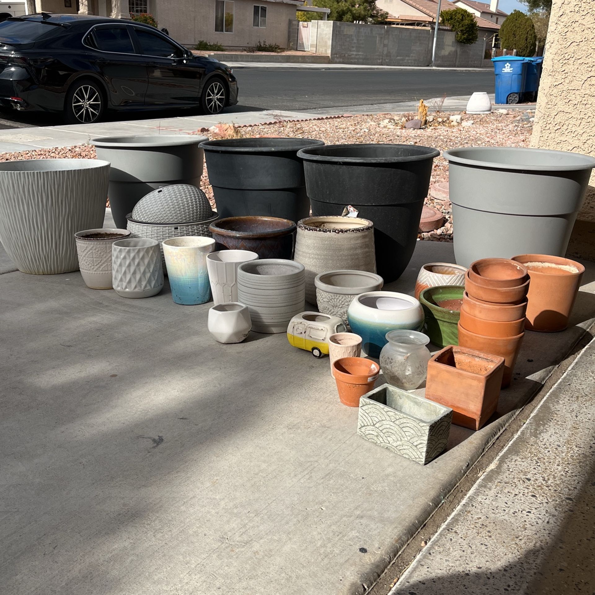 Pottery, Flower Pots,