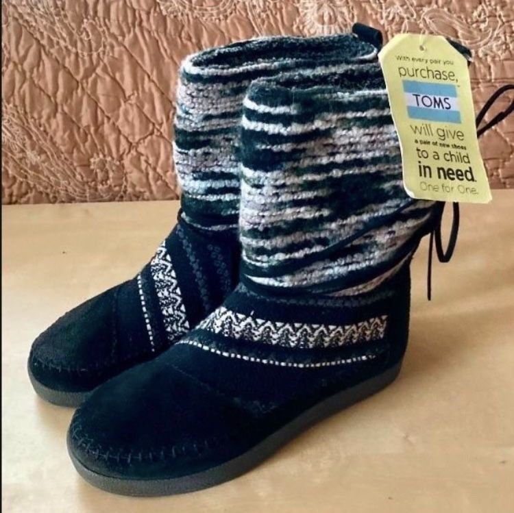 RARE TOMS SUEDE BOOTS 