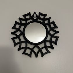 4 DECORATIVE MIRRORS