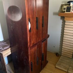 Long dresser w/6 large drawers