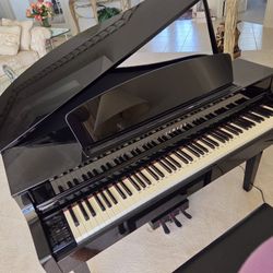 Yamaha Clavinova CLP565GP Piano