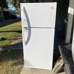 Kenmore Refrigerator 
