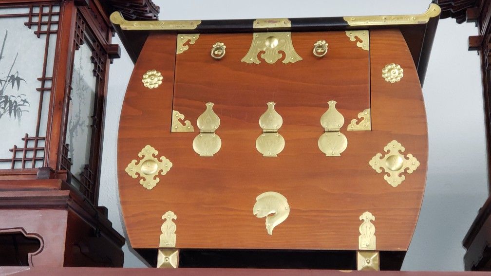 Asian Art & Antiques Table W 21" H 15" D11.5"