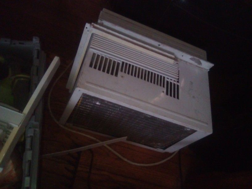 Working Cold Air-conditioner
